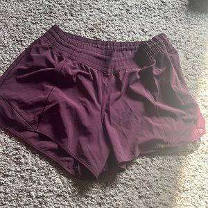 Lululemon hotty hot high rise short 4” maroon color